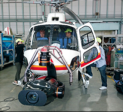 EOS C700を搭載したヘリコプター