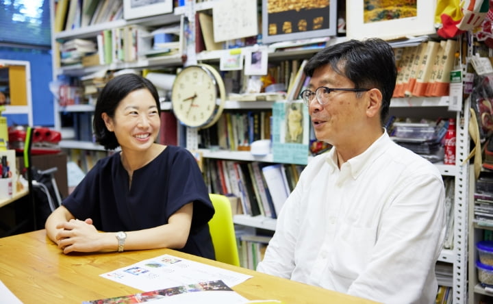 （手前）キヤノンマーケティングジャパン株式会社 エンタープライズビジネスユニット MA事業部 自治体プロジェクト推進室 自治体ソリューション企画課 プランニングディレクター 阿部 芳久　（奥）キヤノンマーケティングジャパン株式会社 エンタープライズビジネスユニット MA事業部 自治体プロジェクト推進室 自治体ソリューション企画課 ディレクター 木村 麻紀子