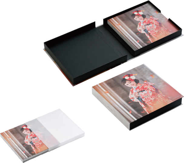 記念写真の定番商品・写真集「フォトスクエア」/携帯用に付属する同じ内容のミニ写真集