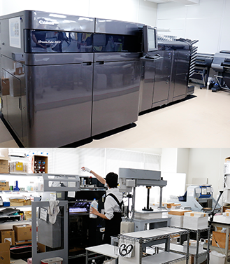 上:DreamLabo 5000と大判インクジェットプリンター・Canon iPF8400(右奥)/下:アルバム製本も自社内で行なうことで、撮影からプリント、製本をワンストップで提供
