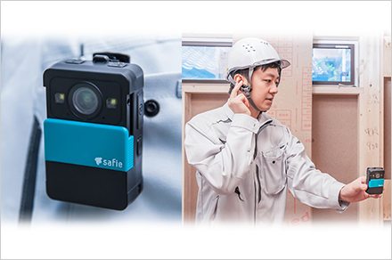 クラウド録画対応トランシーバー型 ウェアラブルカメラ「Safie Pocket2」を利用しているイメージ