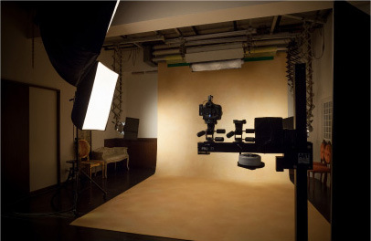 2階に設けられたスタジオ。スタジオ撮影ではEOS-1D Mark Ⅱ、EOS-1D Mark Ⅲを。ロケーション撮影ではEOS 5D Mark Ⅲをメイン機として使用している。