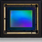 写真：4K 30P 対応 1.0型 4K CMOSセンサー