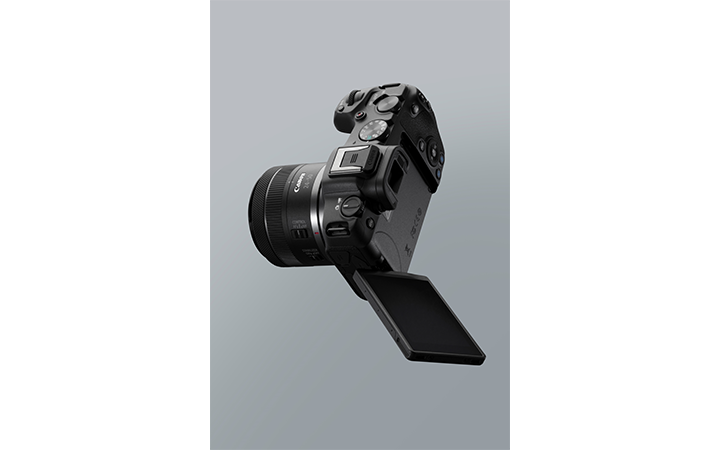 ミラーレスカメラ“EOS R8”と“RF24-50mm F4.5-6.3 IS STM”を発売 