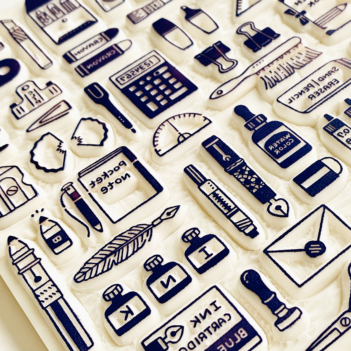 人の温もりと懐かしさを感じる消しゴムはんこにかける手間とこだわり Ericさん 好きをかたちに Itoshino 個人のお客さま キヤノン 人の温もりと懐かしさを感じる消しゴムはんこにかける手間とこだわり Ericさん 好きをかたちに Itoshino 個人のお客さま キヤノン