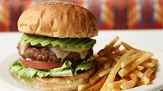 ハンバーガーとポテト